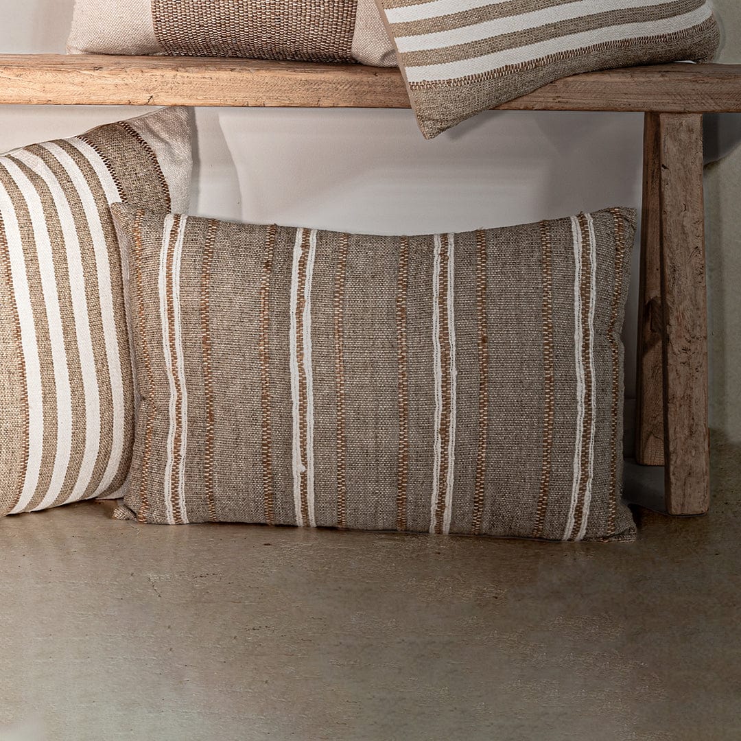 Coussin rectangulaire Amaira à rayures verticales