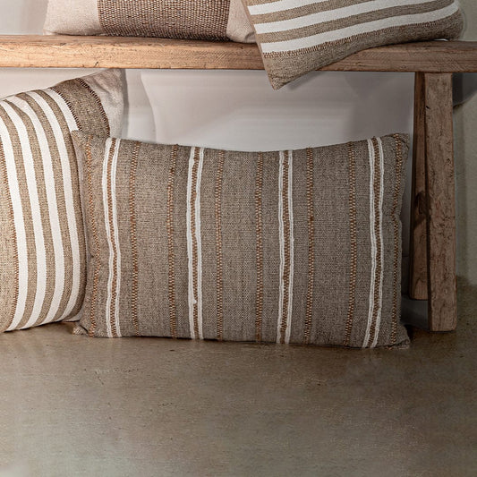 Coussin rectangulaire Amaira à rayures verticales